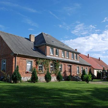 Ferienwohnungen Im Gutshaus Gnies Exterior foto